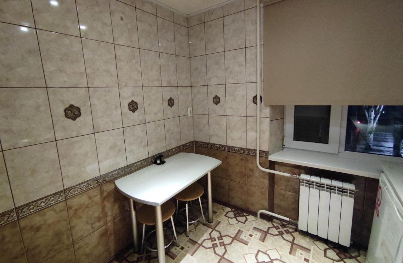 Апартаменты В Центре Металлургов 27 Kr Apartments Kryvyj Rih Esterno foto