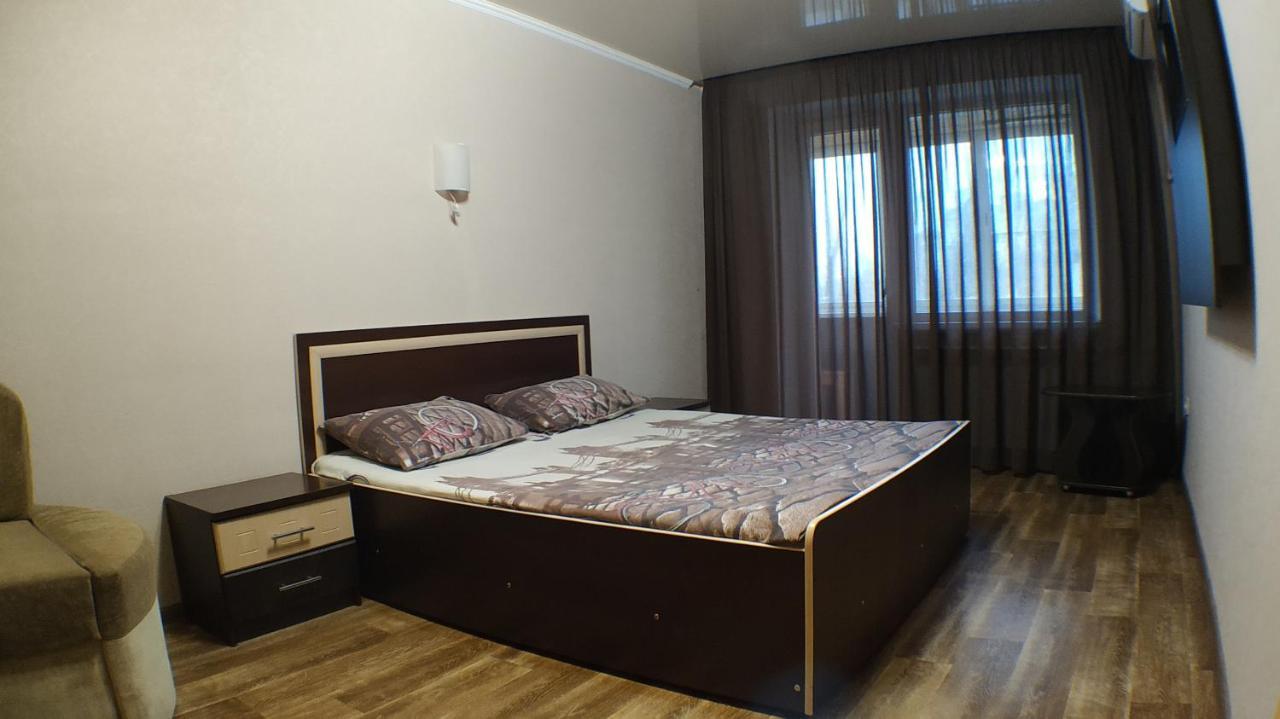Апартаменты В Центре Металлургов 27 Kr Apartments Kryvyj Rih Esterno foto