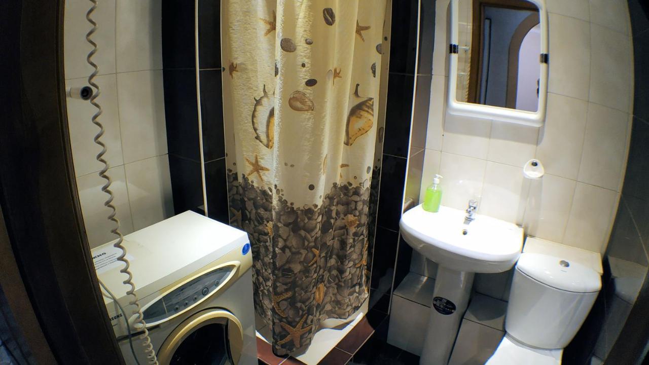 Апартаменты В Центре Металлургов 27 Kr Apartments Kryvyj Rih Esterno foto